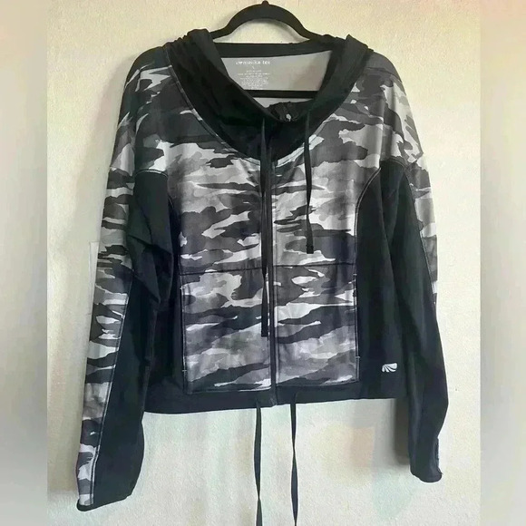 Marika Tek Activewear - Picture 2 of 3